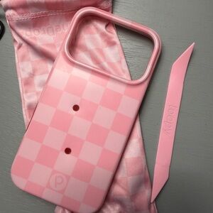 Pink Checkered Phone Case Loopy 17 PRO righty